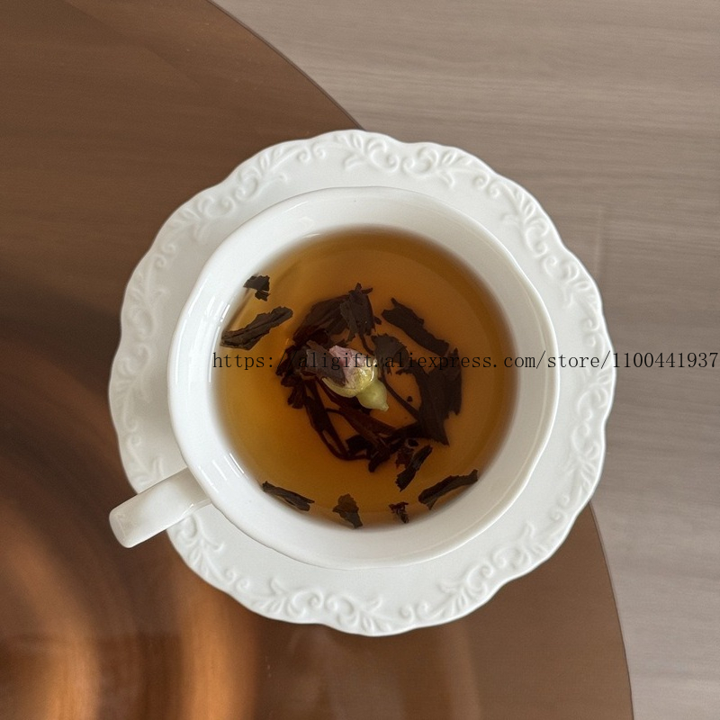 French Light Luxury Embossed F - Coffee Tea Games reseña y precio